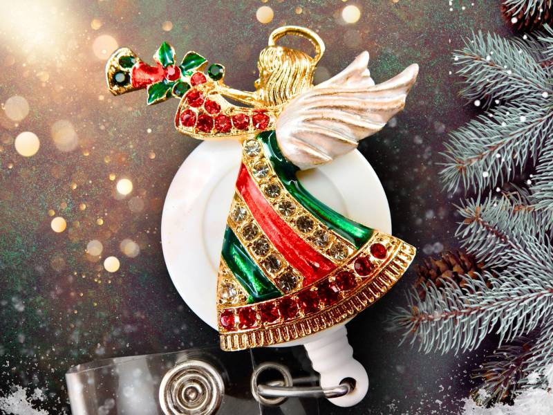 Weihnachts-Badge Reel Nurse - Trompetenender Engel Strassanhänger Für Büroangestellte von BadgeAlleybyGerAnne