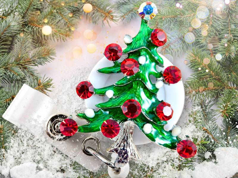 Weihnachtsbaum Ausweis Reel - Festlicher Strass Einziehbarer Ausweishalter Für Krankenschwestern von BadgeAlleybyGerAnne