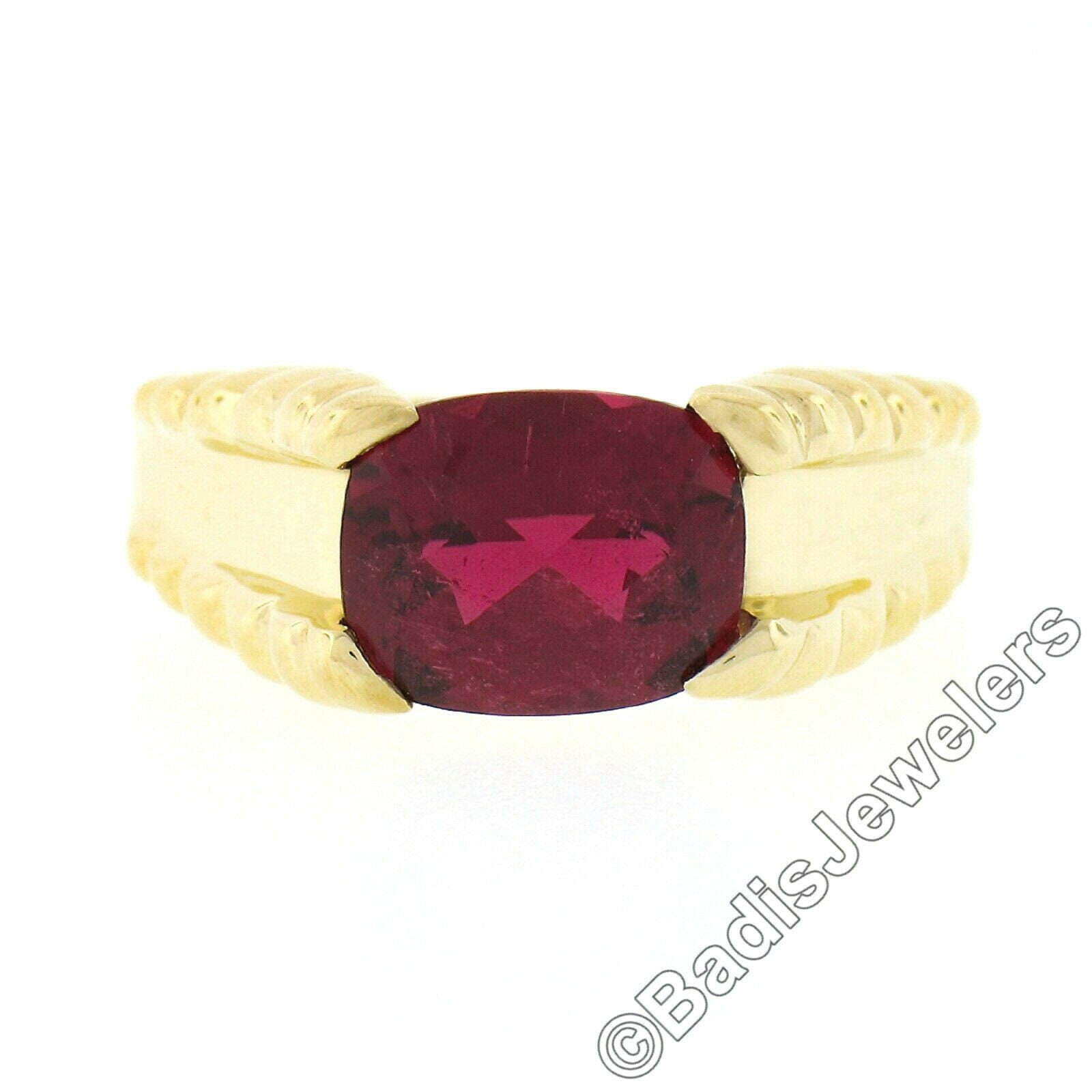 Estate 14K Gelbgold Gia Zertifiziert 3, 00Ctw Kissen Prong Purplish Rot Rubellite Turmalin Solitär Mit Grooved Seiten Custom Made Ring von BadisJewelers