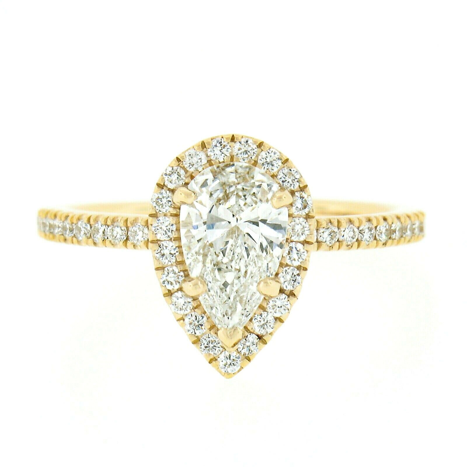 Nachlass 14K Gelbgold 1, 22Ctw Gia Zertifizierte Birne Solitär & Runder Brillant Halo Diamant Verlobungs - Oder Versprechensring in Neuem Zustand von BadisJewelers