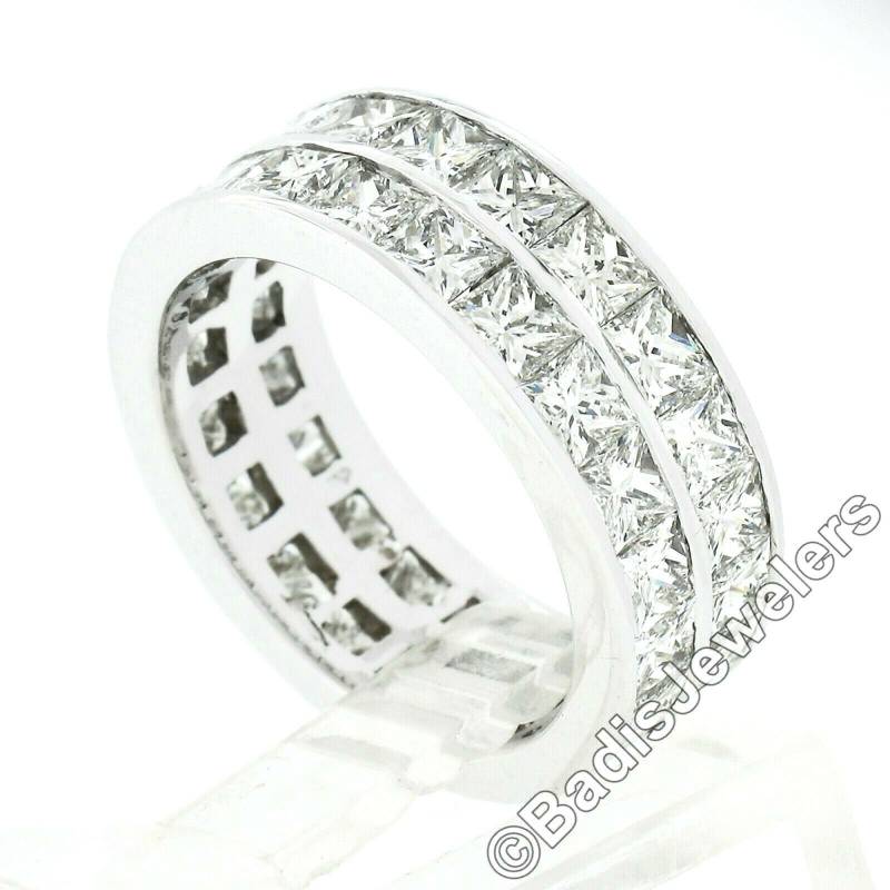 Nachlass 14K Weißgold 6.0Ctw Princess Cut Channel Set Diamant Zweireihigen Breiten Eternity Band Ring in Ausgezeichnetem Zustand Und Bereit Zu Tragen von BadisJewelers