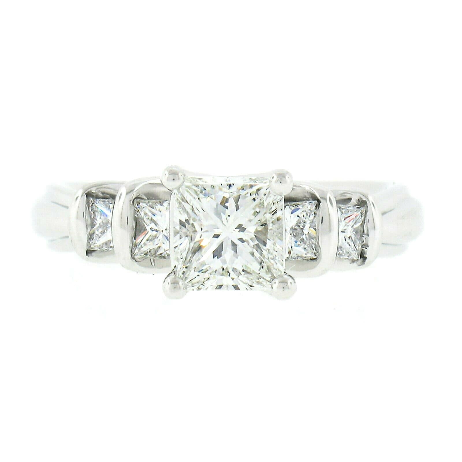 Neu Designer Verragio Platinum 1.64Ctw Gia Zertifizierte Princess Cut Prong Set Diamant Mit Kanalseiten Verlobungs - Oder Versprechensring von BadisJewelers