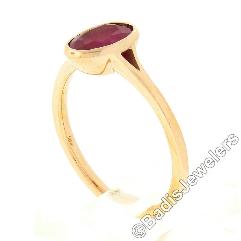 Neu Elegant Edel 14K Roségold Gia Zertifiziert 1.30Ctw Oval Brilliant Cut Purplish-Red Ruby Bezel Set Low Profile Solitaire Ring von BadisJewelers