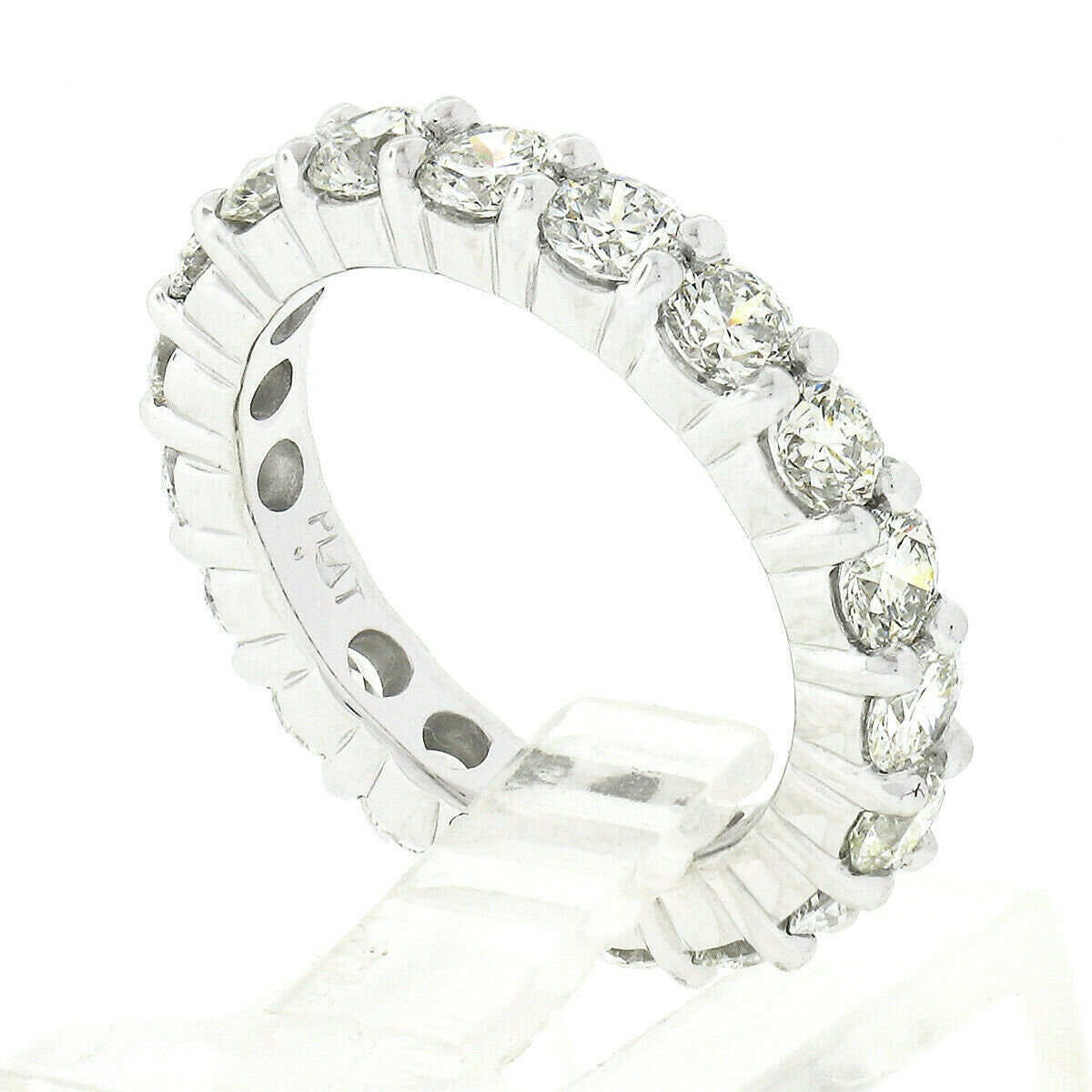 New Classic Platinum 2.96Ctw Rund Brilliant Cut Shared-Prong Set Diamant Stapelbar Eternity Ehering von BadisJewelers