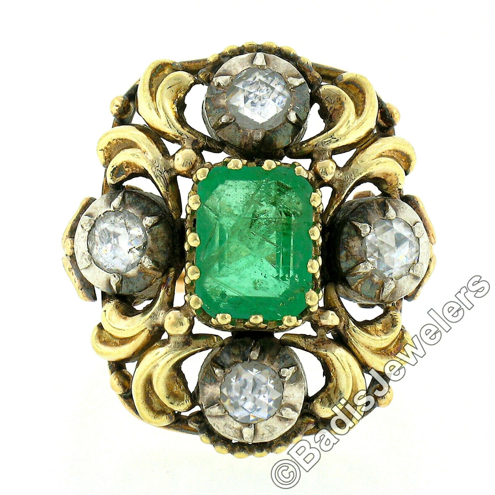 Vintage 14K Gelbgold & Silber Grün Smaragd Und Rosenschliff Diamant Fancy Foliage Platter Ring Mit Original Finish Patina Konserviert von BadisJewelers