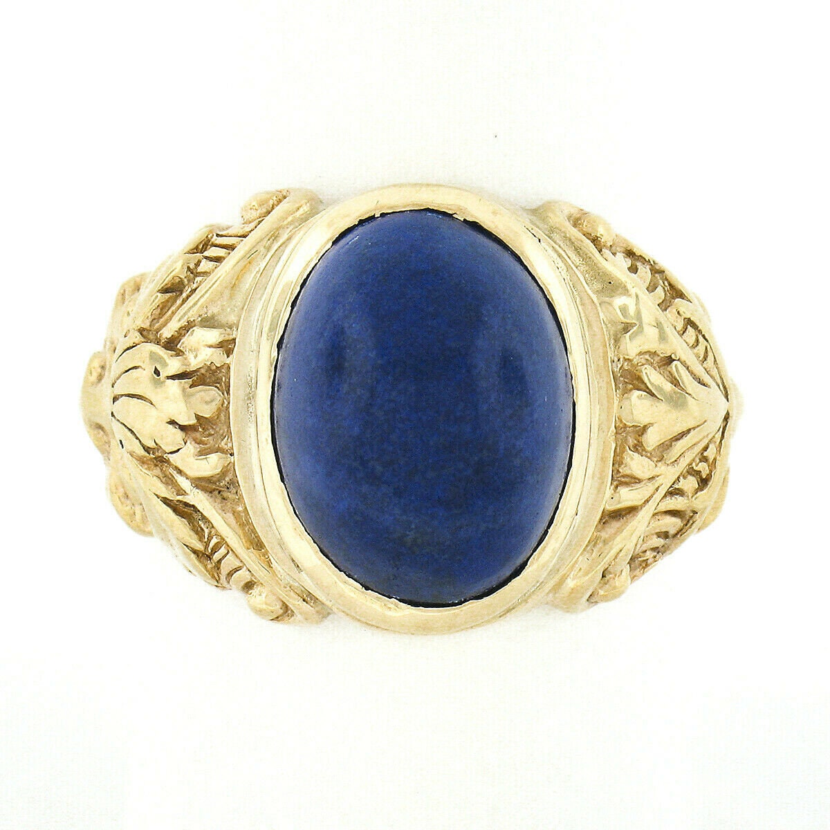 Vintage Herren/Unisex 14K Gelbgold Oval Cabochon Lapis Mit Bart Mann Motiv Repousse Arbeitsseiten Ring in Ausgezeichnetem Zustand von BadisJewelers