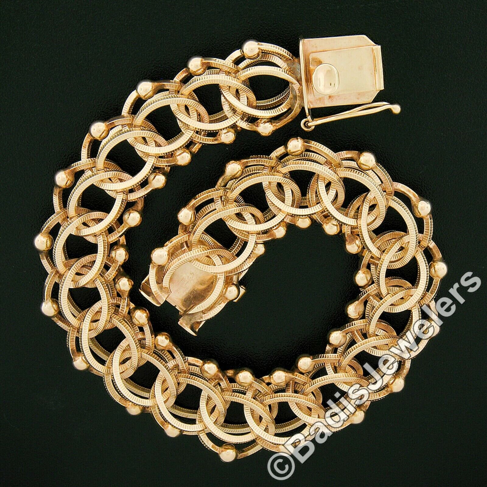 Vintage Wunderschönes 14K Gelbgold 6" Struktur & Perlen Dreifach Interlocking Offene Kreis Glieder Charm Kette Armband Mit Druckverschluss von BadisJewelers