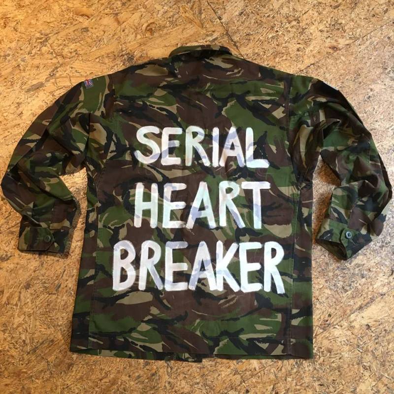 Serielle Heartbreaker Handbemalt Jahrgang Tarnung Armee Hemd von BadlyAmsterdam