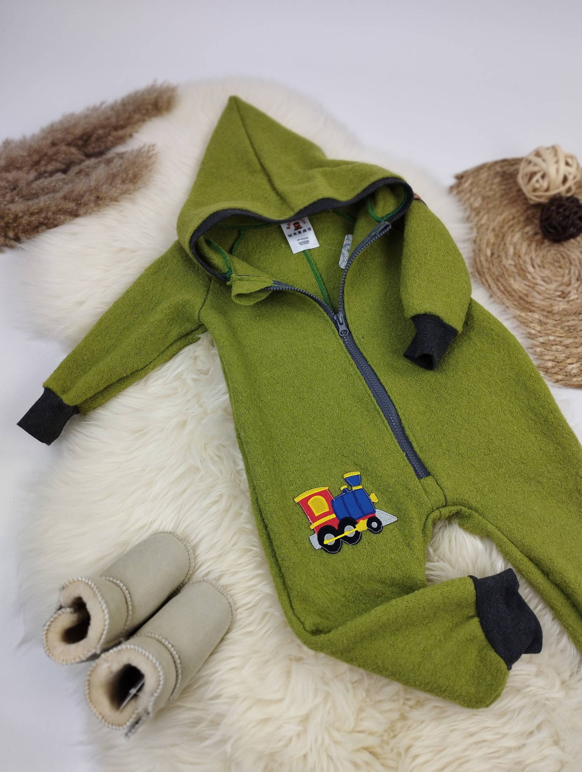 Walkoverall Gr. 80 Kiwi Artikelnr. 0025 von BaerundBaerinShop