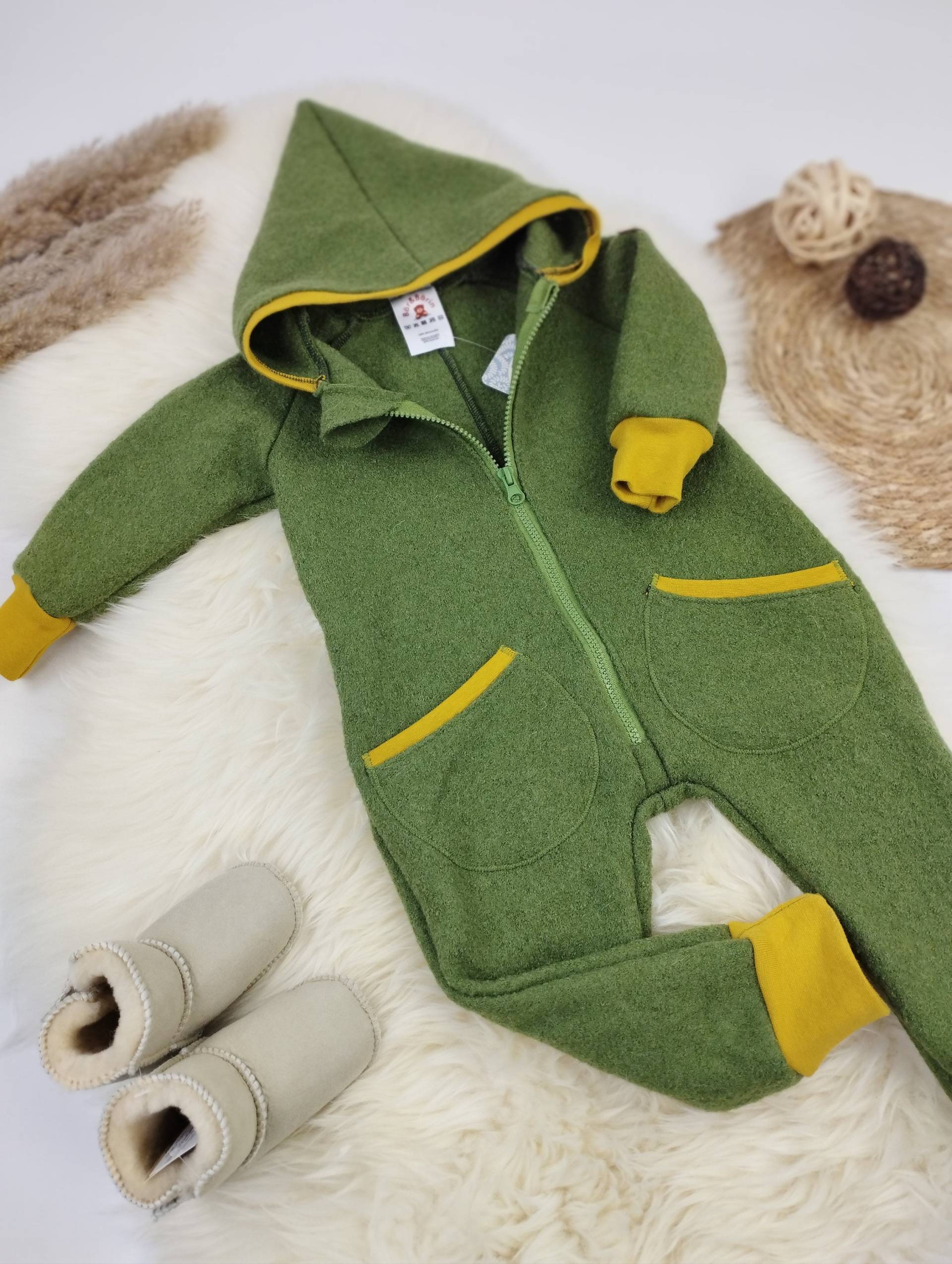 Walkoverall Gr. 80 Olivgrün Artikelnr. 0048 von BaerundBaerinShop