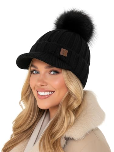 Baesics Wintermütze Schwarz Cap Style Damen Herren – Gefütterte Bommelmütze mit Kunstfell Pompon, Strickmütze Beanie Stil, Made in EU, One Size, Warm & Elastisch mit Fleecefutter von Baesics
