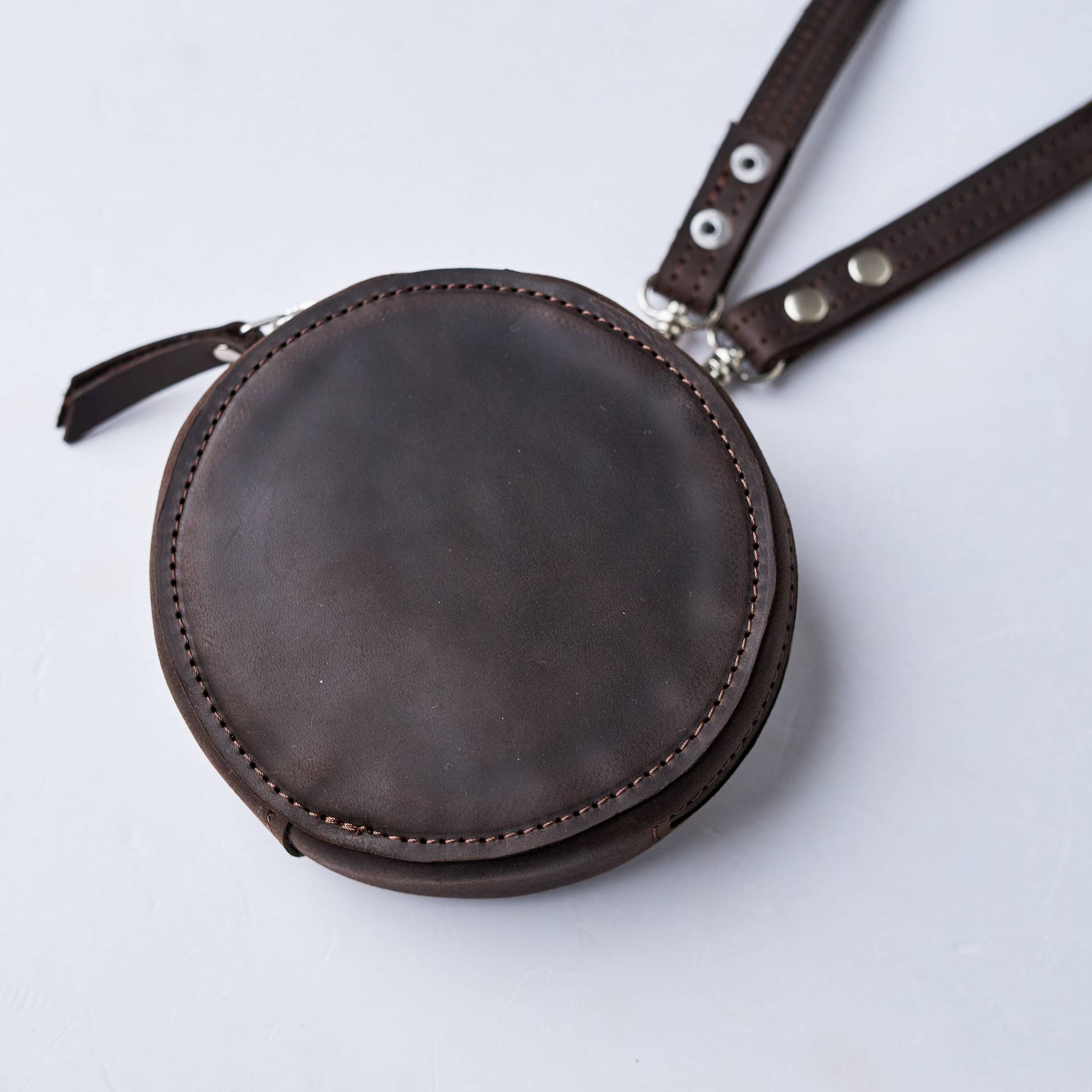 Kleine Runde Tasche, Runde Leder Geldbörse, Kreis Crossbody Tasche von BagBaseArt