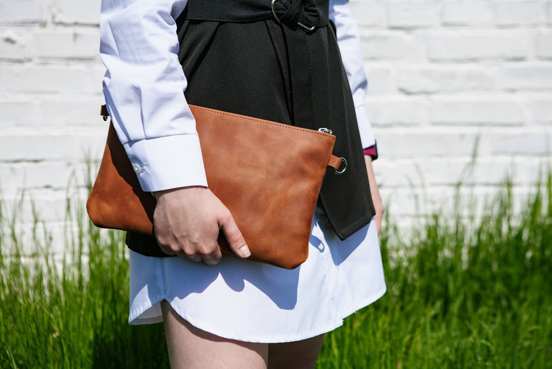 Leder Clutch Tasche, Leder Geldbörse, Leder Mit Riemen, Ledertasche Reißverschluss, Monogramm Geldbörse von BagBaseArt