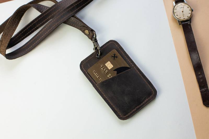 Leder Schlüsselband Mit Tasche, Ausweishalter Personalisierter Aus Leder, Benutzerdefinierter Leder Schlüsselband Mit Tasche, Ausweishalter Personalisierter Aus Leder, Benutzerdefinierter von BagBaseArt