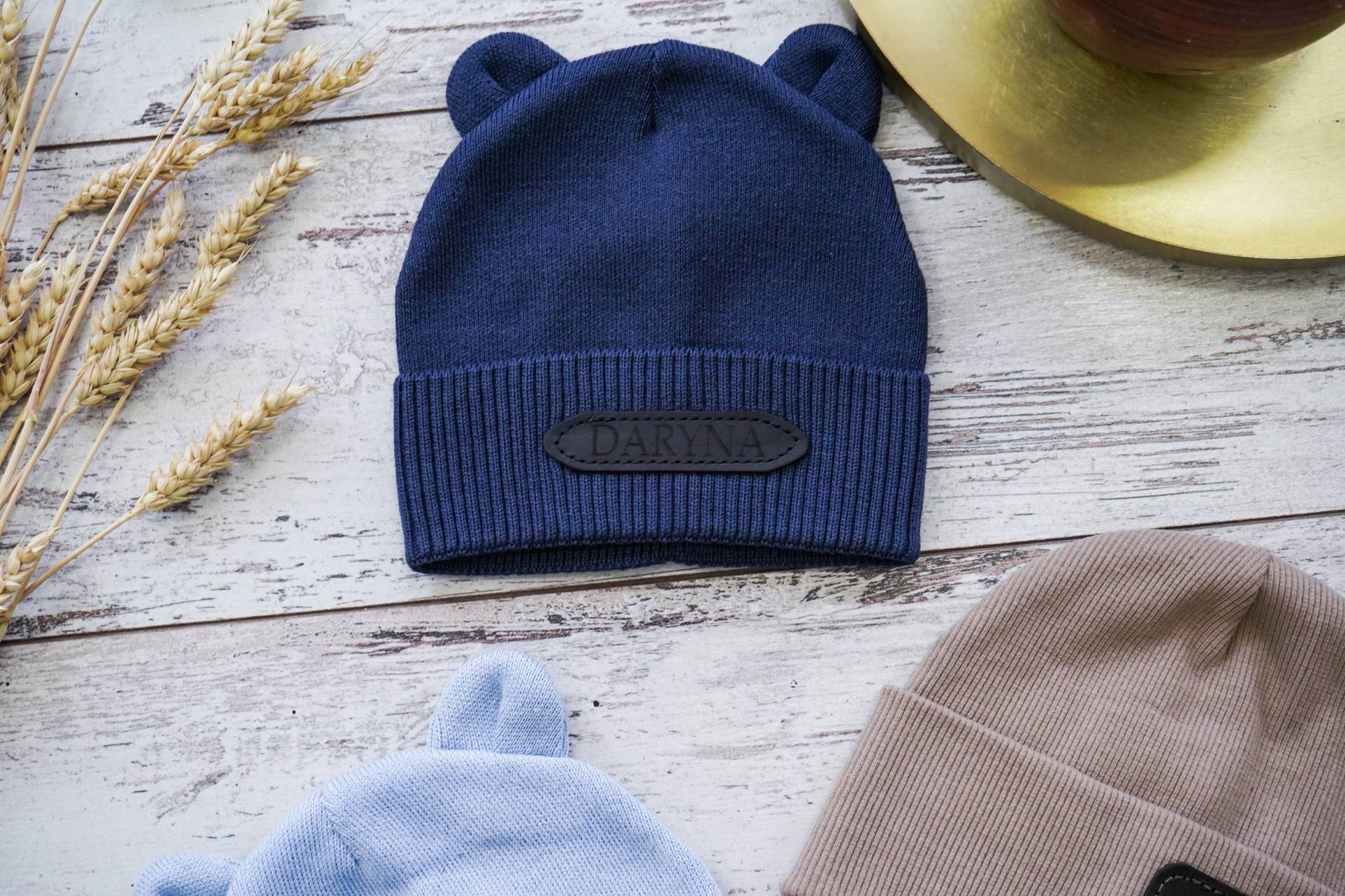 Personalisierte Baby Mütze Aufnäher, Leder Aufnäher Mütze, Kleinkind Aufnäher, Baby Beanie Aufnäher, Benutzerdefinierte Aufnäher, Personalisierter Personalisierte Baby Mütze Aufnäher, Leder Aufnäher Mütze, Kleinkind Aufnäher, Baby Beanie Aufnäher, Benutzerdefinierte Aufnäher, Personalisierter von BagBaseArt