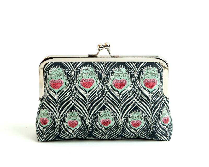 Liberty Print Pfau Clutch Jugendstil Abendtasche Liberty Print Pfau Clutch Jugendstil Abendtasche von BagNoir