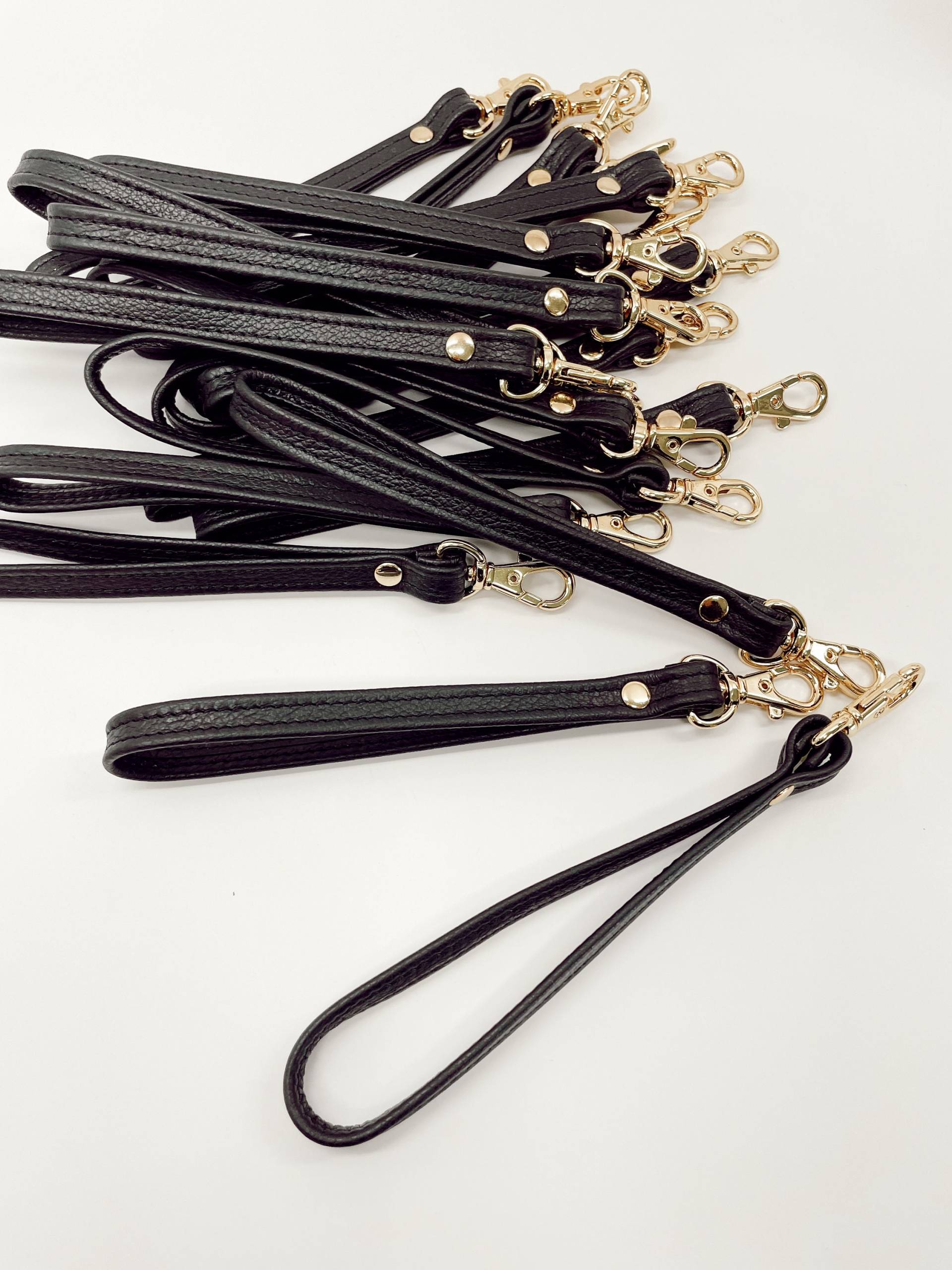 Schwarzes Lederarmband, Schlüsselanhänger, Clip On Strap, Accessoires, Armband, Straps von BaggageandCO