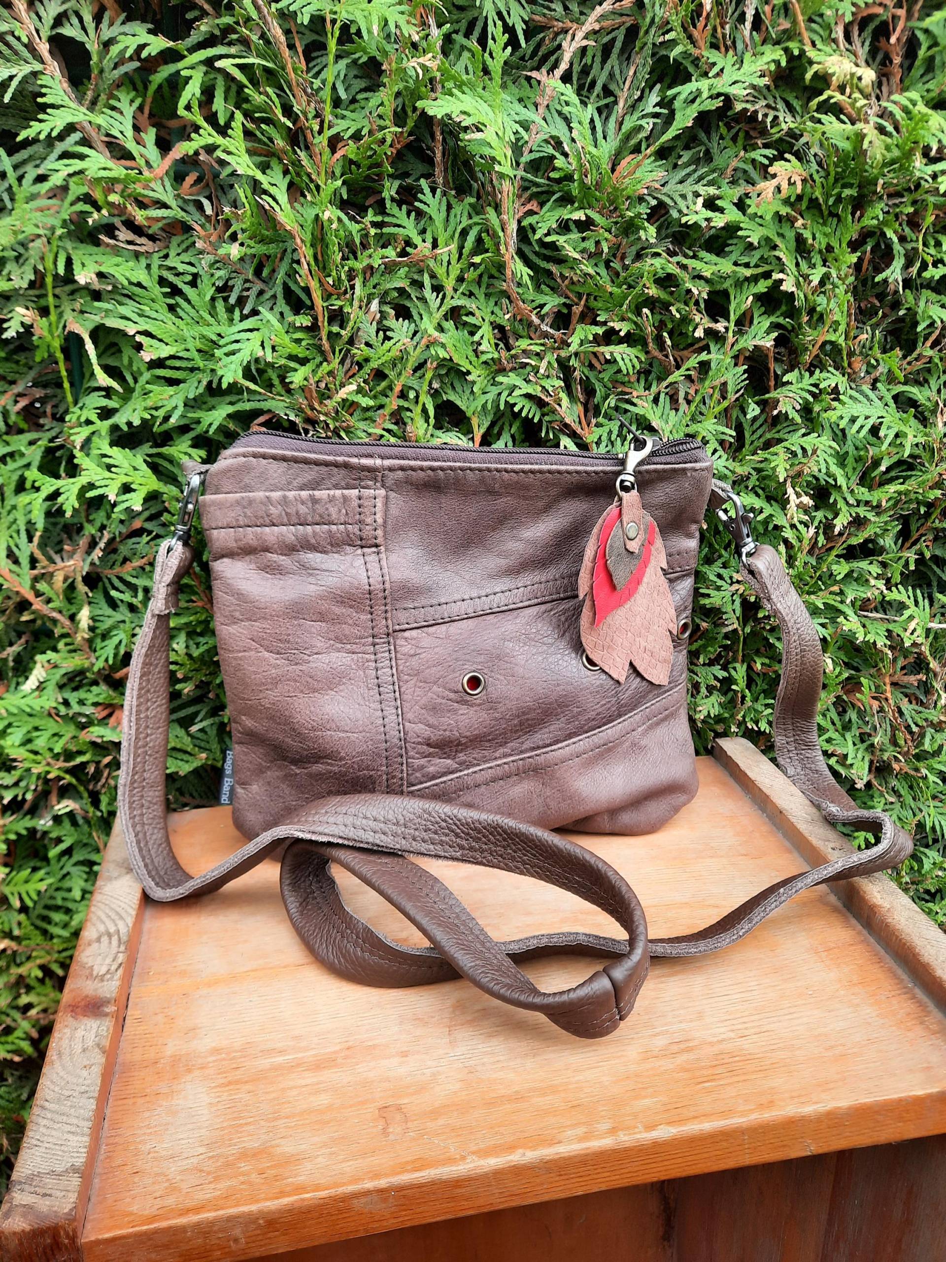 Kleine Lederhandtasche/Clutch/ Sommerhandtasche/ Recyceltes Leder Kleine Lederhandtasche/Clutch/ Sommerhandtasche/ Recyceltes Leder von BagsBand