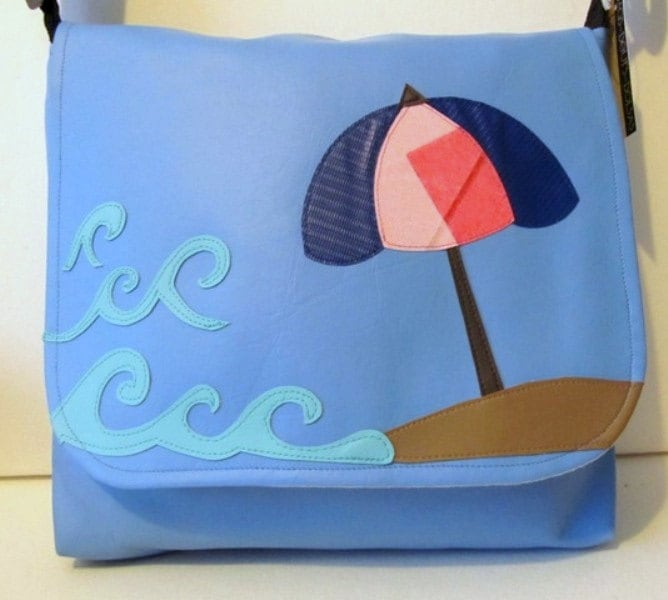 Große Umhängetasche Für Babys, in Blau Mit Meeres - Und Strandmotiv von BagsBeursBolsas