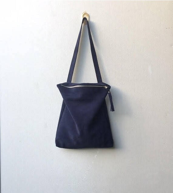 Dunkelblaue Wildleder Reißverschlusstasche, Große Wildledertasche Aus Blauem Wildleder, Blaue Wildlederumhängetasche von BagsByPancha