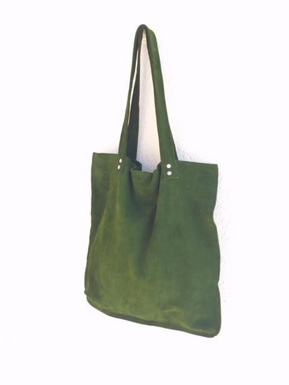 Grüne Wildledertasche, Ledertasche, Weiche Grüne Umhängetasche, Handtasche von BagsByPancha