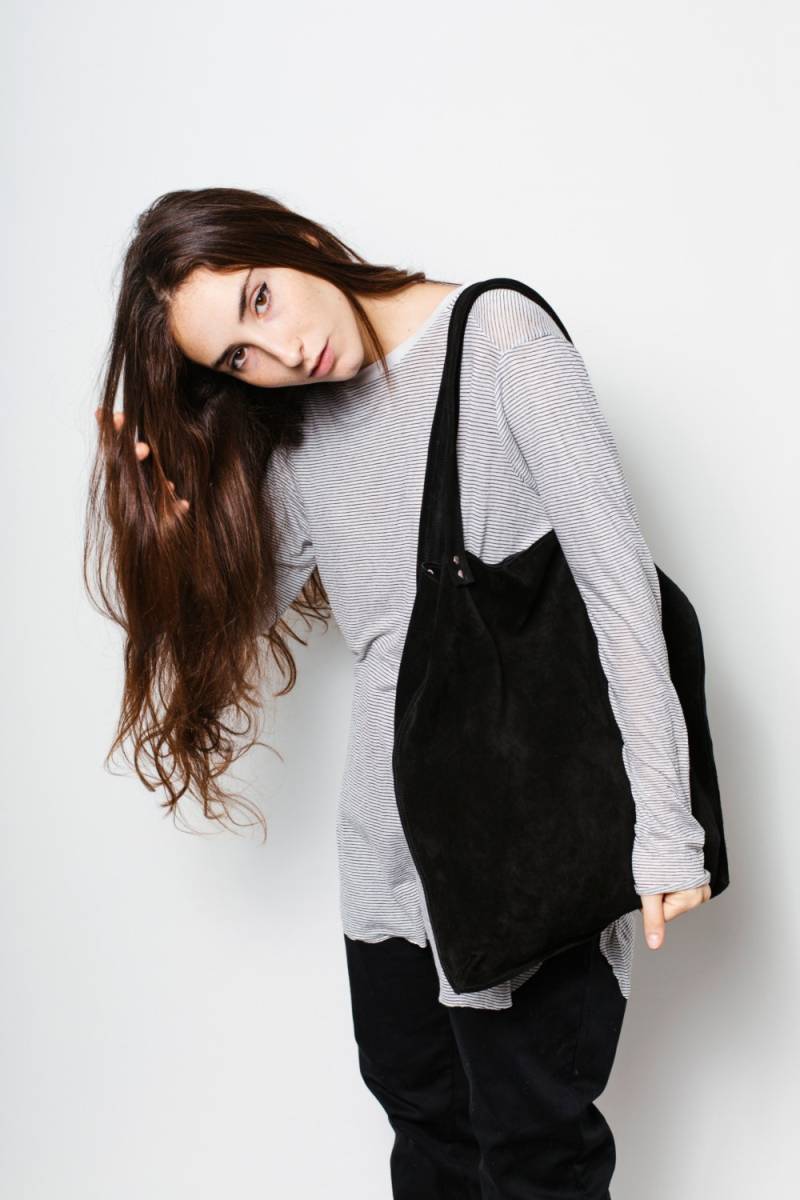 Schwarze Wildleder-Einkaufstasche, Große Schwarze Tasche, Schulter-Wildleder-Einkaufstasche Schwarze Wildleder-Einkaufstasche, Große Schwarze Tasche, Schulter-Wildleder-Einkaufstasche von BagsByPancha