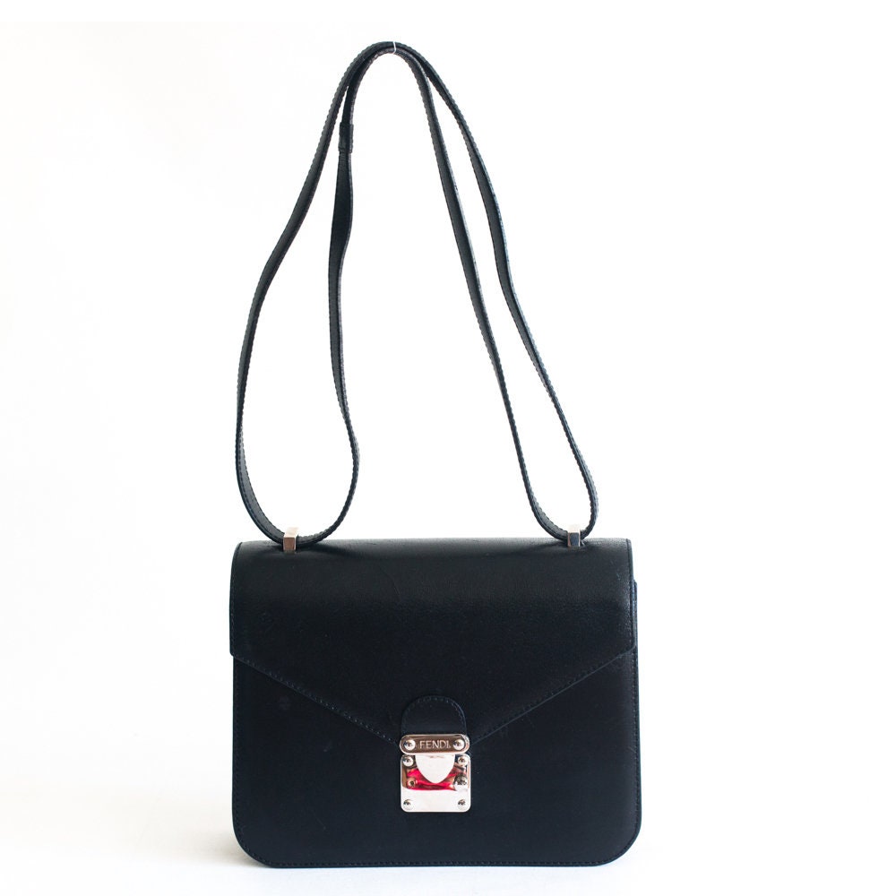 Herrliche Umhängetasche Aus Schwarzem Fendi-Vintage-Leder, Sacs-Design, Cadeau Pour Elle Herrliche Umhängetasche Aus Schwarzem Fendi-Vintage-Leder, Sacs-Design, Cadeau Pour Elle von BagsTalk