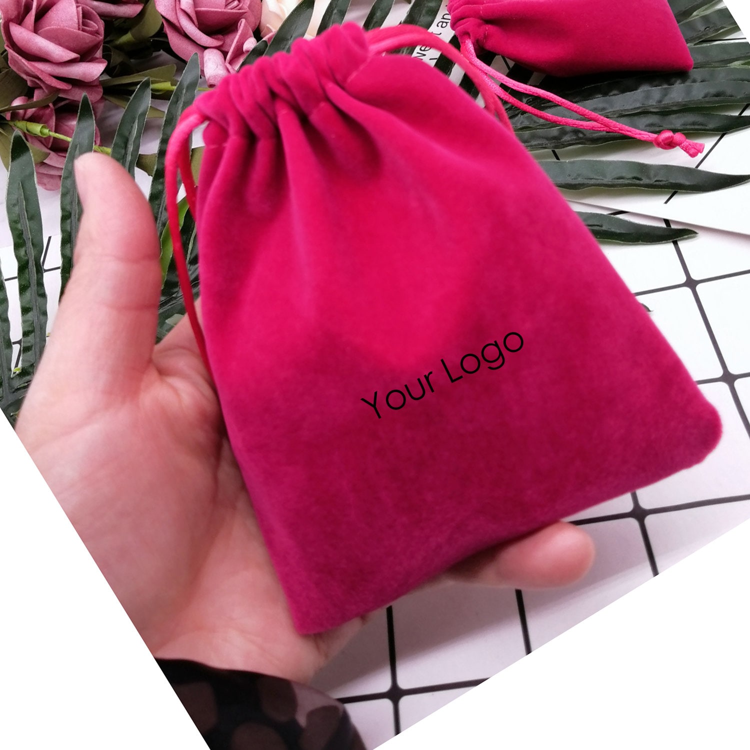 100 Stück Personalisierte Rosen Rot Samt Kordel Schmuck Taschen Individuelles Logo 100 Stück Personalisierte Rosen Rot Samt Kordel Schmuck Taschen Individuelles Logo von Bagsbagshome