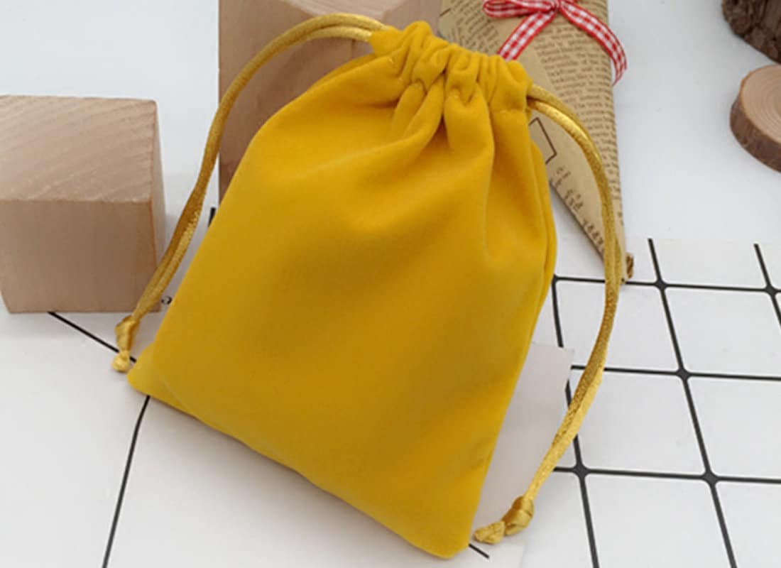 50 Stück Gelbe Samt Kordel Schmuckbeutel Weiche Geschenkbeutel 50 Stück Gelbe Samt Kordel Schmuckbeutel Weiche Geschenkbeutel von Bagsbagshome