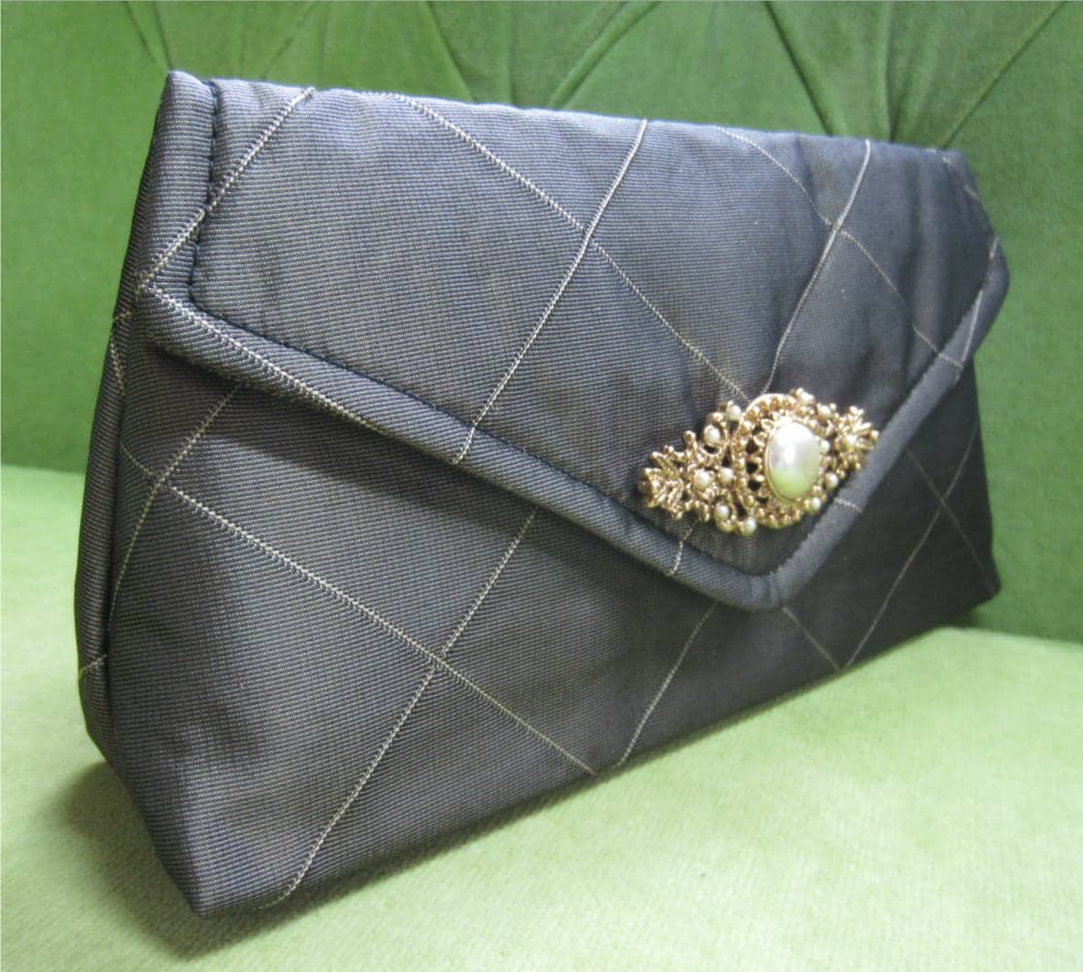 Espresso Farbe Diamant Taft Clutch Espresso Farbe Diamant Taft Clutch von BagsbyPattio