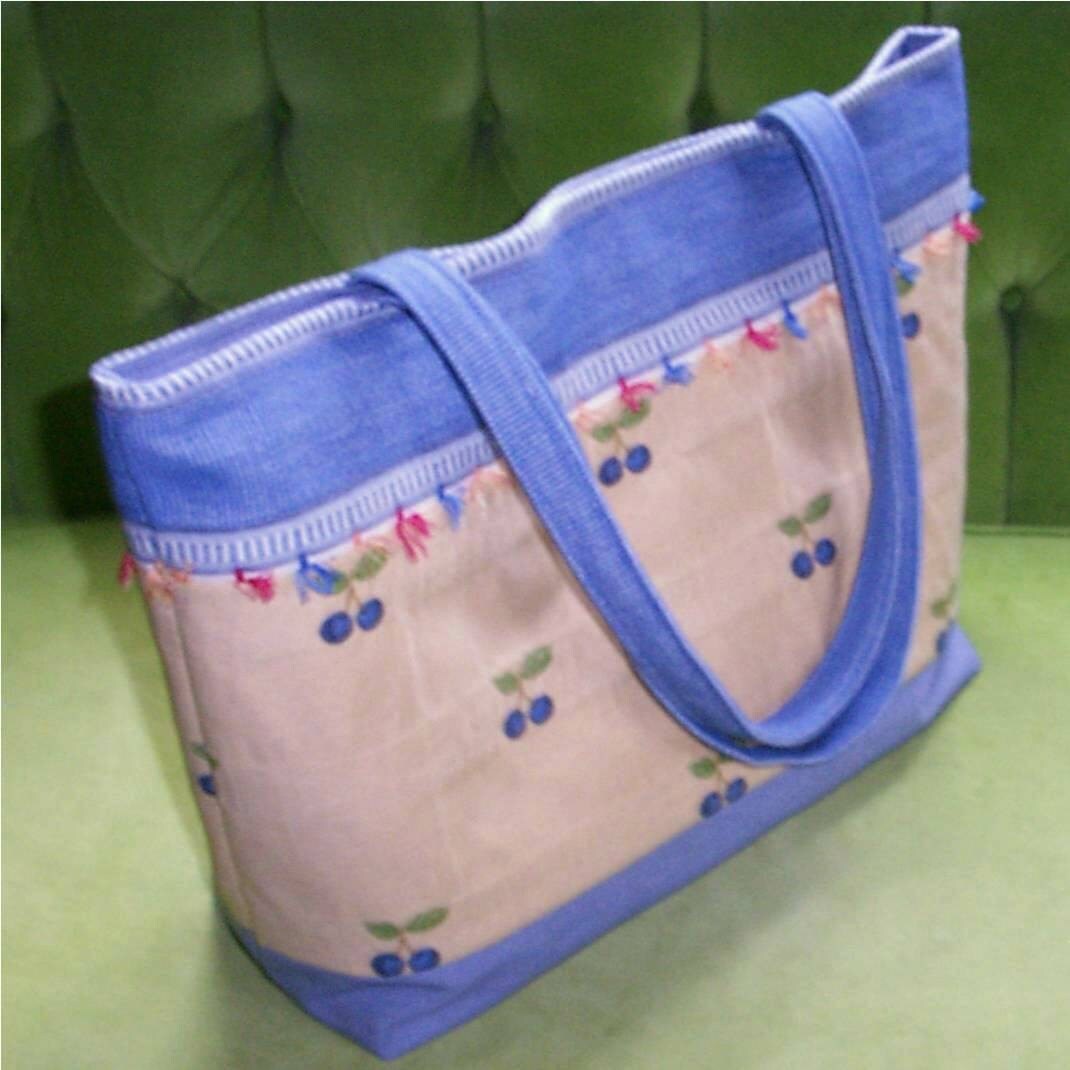 Große Blueberry Tote Mit Vielen Taschen Große Blueberry Tote Mit Vielen Taschen von BagsbyPattio