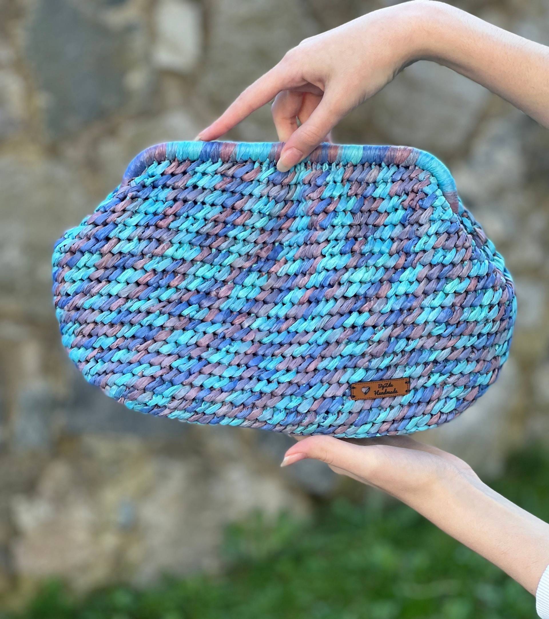 Multicolor Weiche Raffia Clutch, Clod Crochet Handtasche, Stilvolle Schicke Einzigartiges Geschenk Für Frauen, Umweltfreundliche Tasche von BagsbyZda