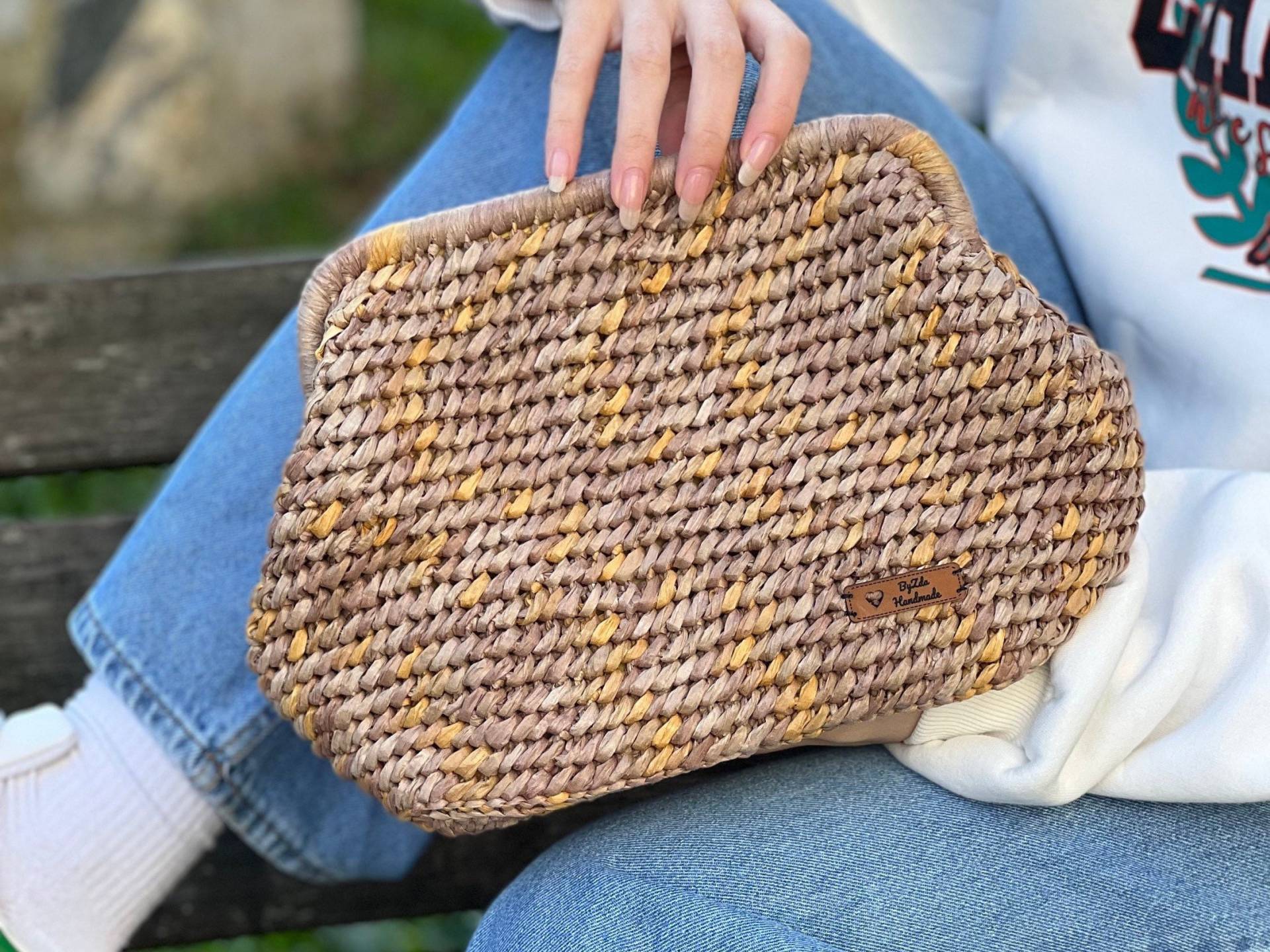 Raffia Cloud Clutch, Mehrfarbige Weiche Handtasche, Stilvolle Schicke Einzigartiges Geschenk Für Frauen, Umweltfreundliche Tasche von BagsbyZda