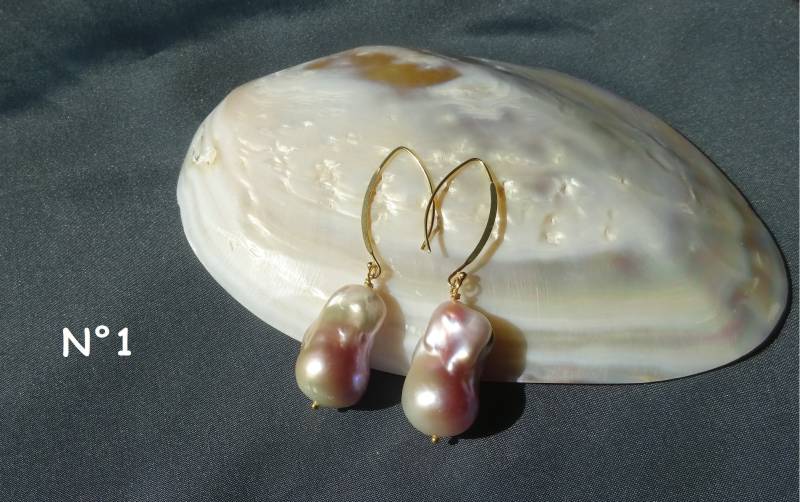 Große Ohrringe Aus Barocker Zuchtperle, Baumelnd, Großer Vermeil-Haken, Einzelstücke Große Ohrringe Aus Barocker Zuchtperle, Baumelnd, Großer Vermeil-Haken, Einzelstücke von BaieDesPerles