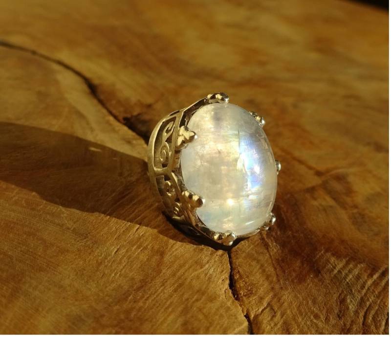 Massive Silber Mondstein Anhänger 925 Gemeißelt Blumenmuster, Blauer Stein, Anhänger, Unikat von BaieDesPerles