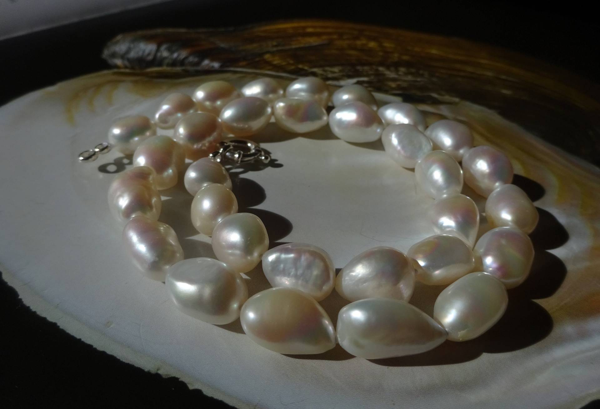 Süßwasser-Zuchtperlenkette, Zuchtperle, Barockperle, Weiße Perle, Naturperle, Perlmuttperle, 44cm Süßwasser-Zuchtperlenkette, Zuchtperle, Barockperle, Weiße Perle, Naturperle, Perlmuttperle, 44cm von BaieDesPerles