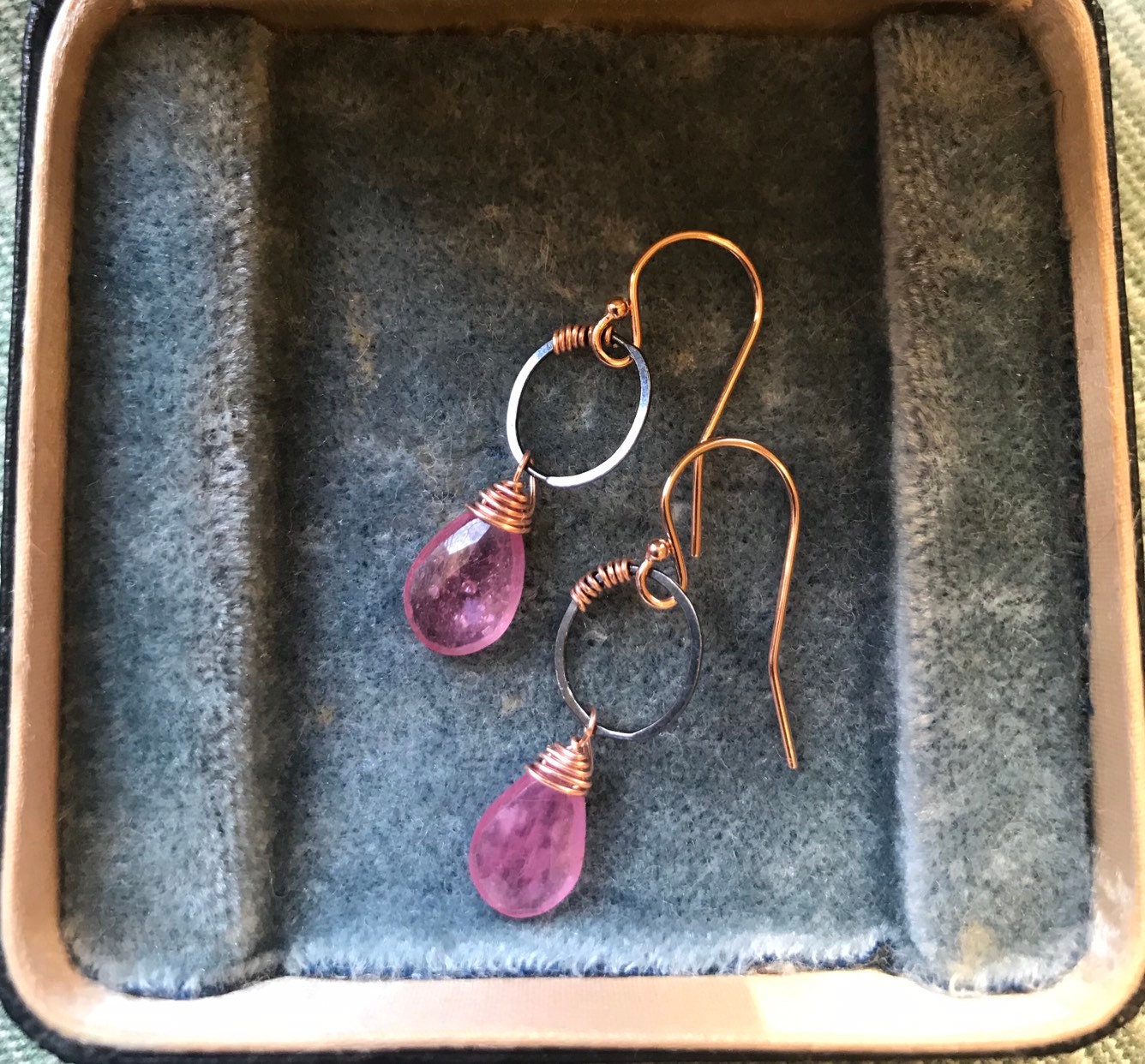 Rosa Saphir Roségold Filled Und Oxidierte Sterling Silber Ohrringe Rosa Saphir Roségold Filled Und Oxidierte Sterling Silber Ohrringe von BainbridgeGems