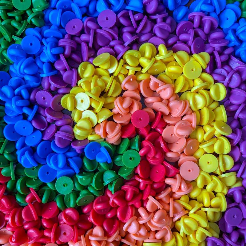 100 Gummi Pin Backs Für Hut - Und Anstecknadeln von BaineVisuals