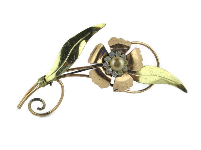 Retro Sterling Silber 10K Rose Gold Vermeil Blumen Motiv Kunstperle Strass Pin Retro Sterling Silber 10K Rose Gold Vermeil Blumen Motiv Kunstperle Strass Pin von BajanLizard