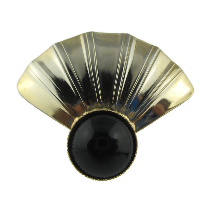 Vintage Art Deco Gold Tone Schwarz Cabochon Fächerförmigen Pin von BajanLizard