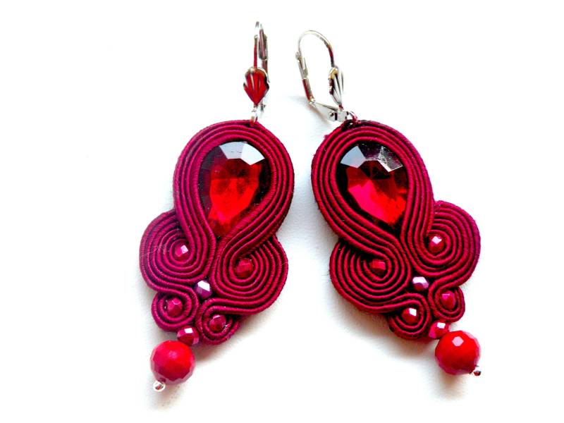 Handgestickte Soutache Ohrringe Burgunderroter Boho Schmuck Handgestickte Soutache Ohrringe Burgunderroter Boho Schmuck von Bajobongo