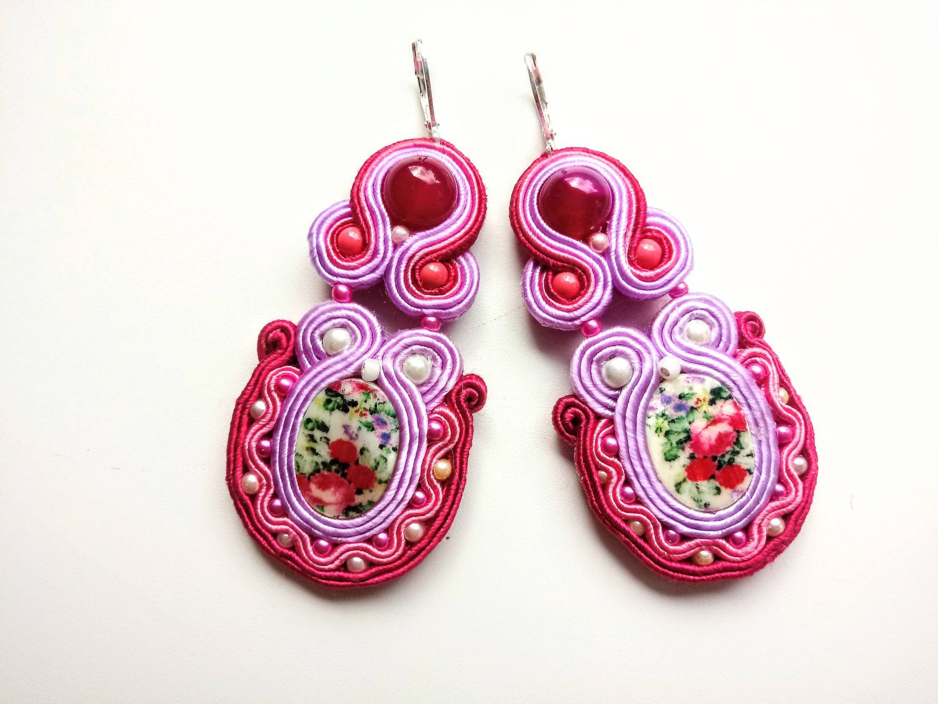 Soutache Ohrringe Kirschrosa Ohrhänger Mit Jade Soutache Ohrringe Kirschrosa Ohrhänger Mit Jade von Bajobongo
