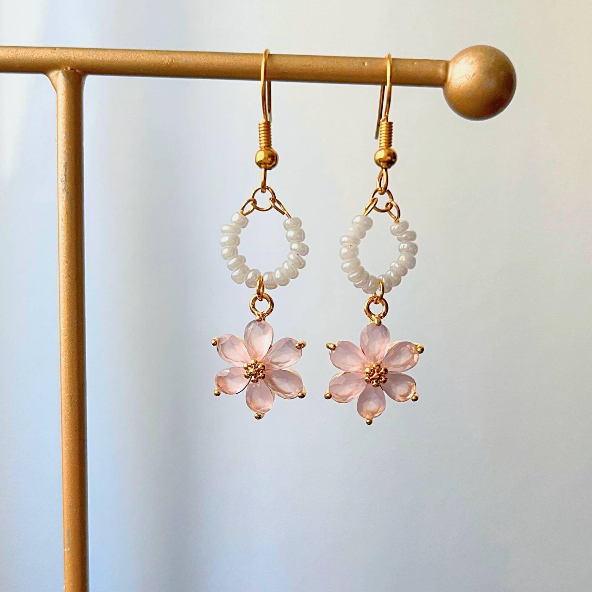 Perlen Rosen Blumen Ohrringe von BakaMaica