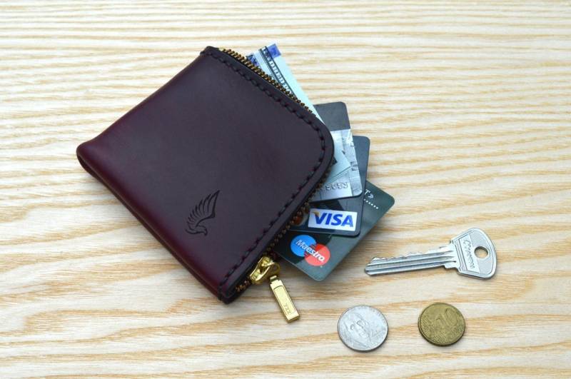 Zip Portemonnaie Horween Bordeaux Aus Leder | Schlank Und Mini von Balabanoff