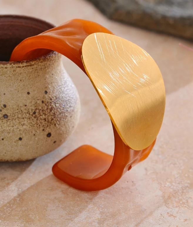 Orange Acryl Armreif Gold Charm, Wasserdichter Armreif von BalainArt