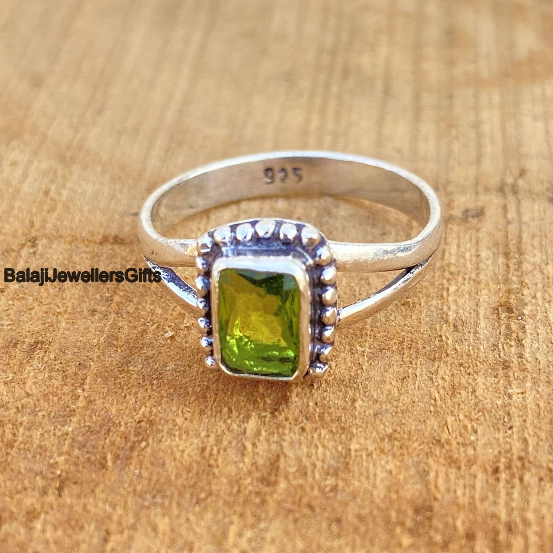 Peridot Edelstein Ring, 925 Sterling Silber, Statement Versprechen Daumen Zierliche Frauen Geschenk Hering, Boho Ringb1472 von BalajiJewellersGifts