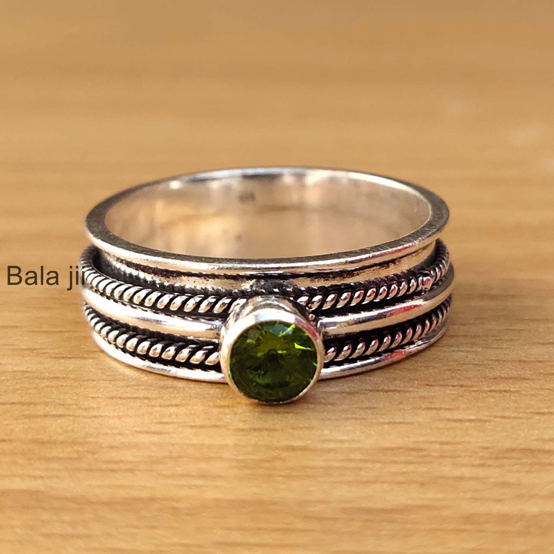 Peridot Edelstein Ring, Spinner 925 Sterling Silber, Meditation Fidget Angst Boho Handgefertigter Frauen B249 von BalajiJewellersGifts