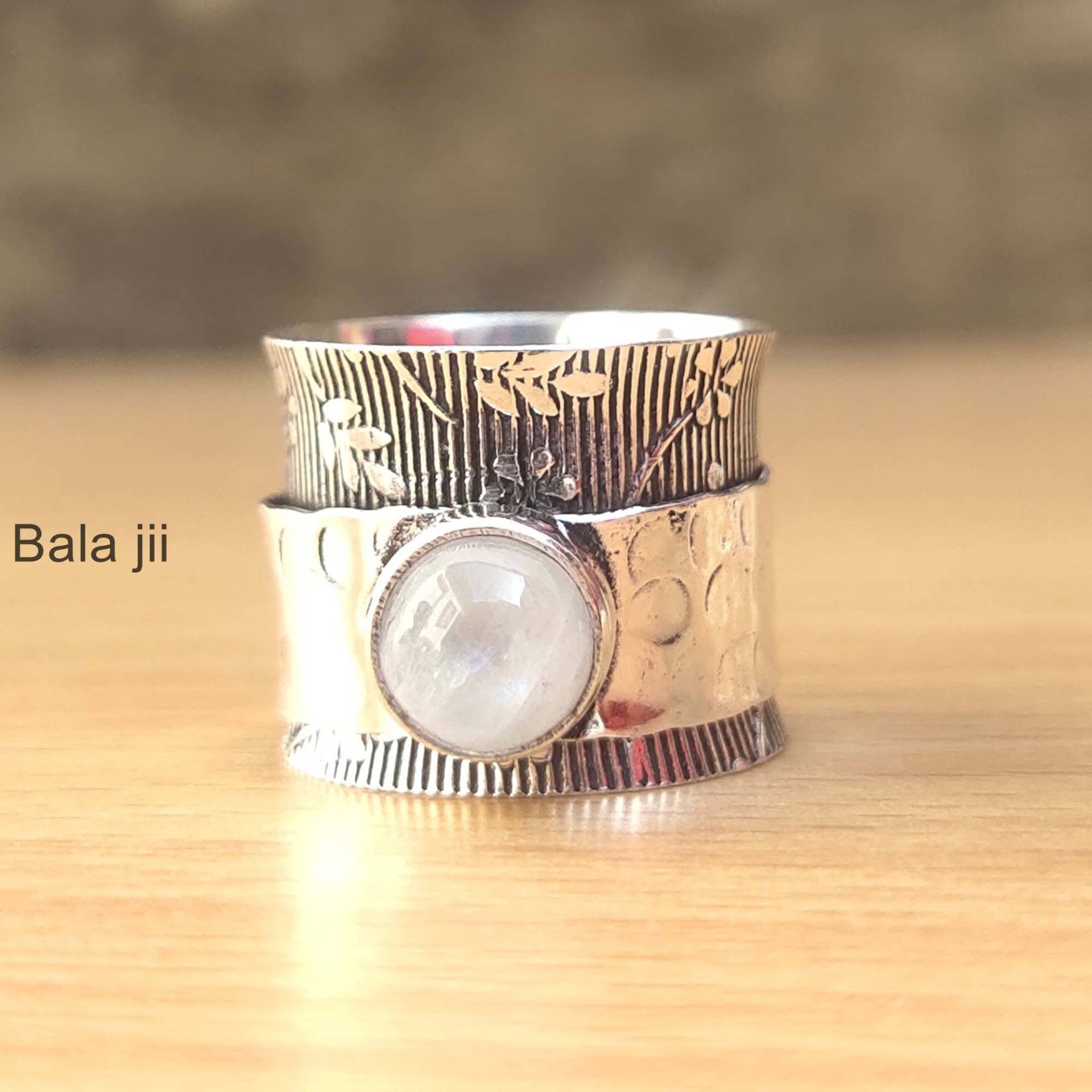 Regenbogen Mondstein Ring, Spinner 925 Sterling Silber, Meditation Boho Fidget Beliebter Frauen Geschenk B256 von BalajiJewellersGifts