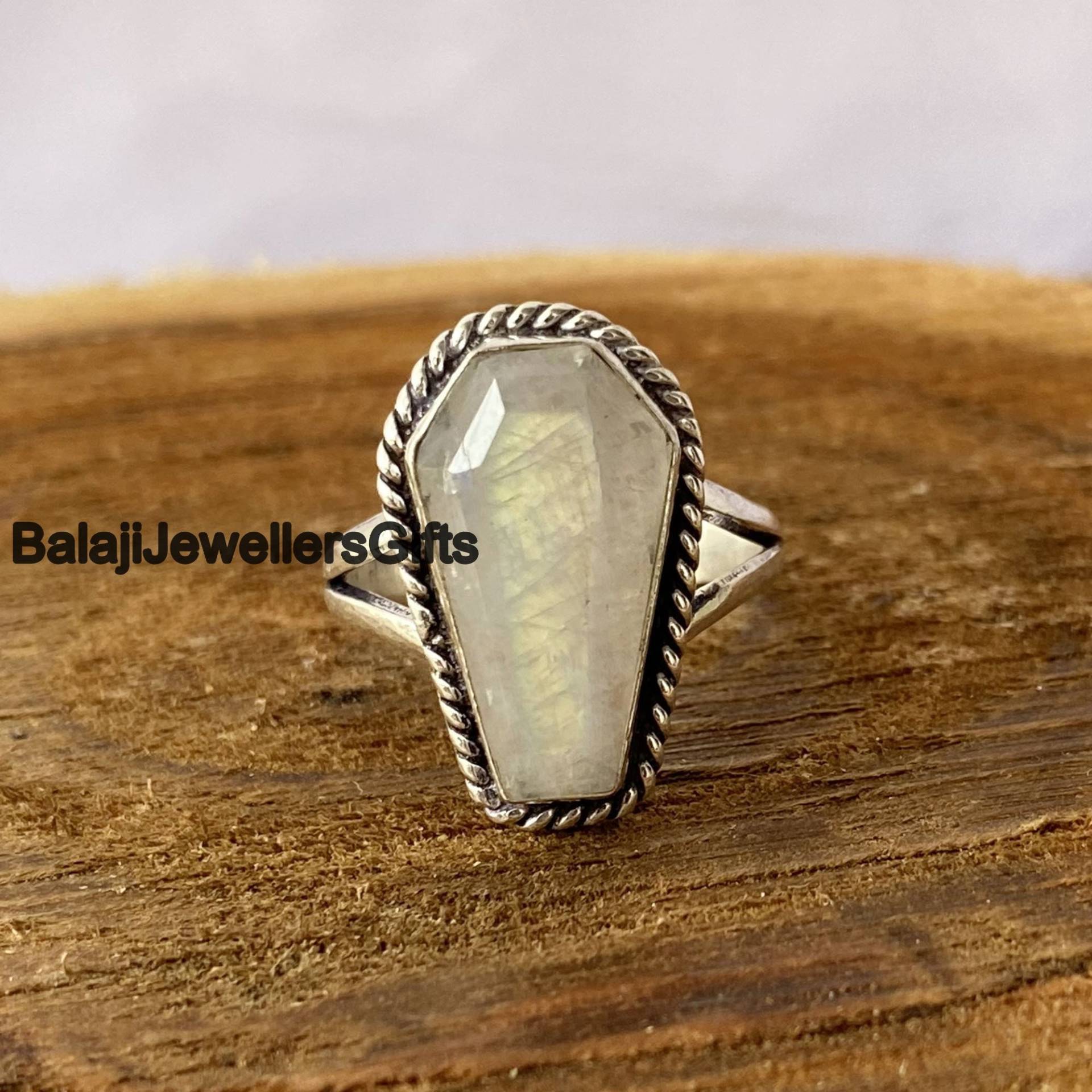 Regenbogen Mondstein Sarg Ring, 925 Sterling Silber Stapelring, Handgemachter Angst Frauen Geschenk Für Sie, B998 von BalajiJewellersGifts