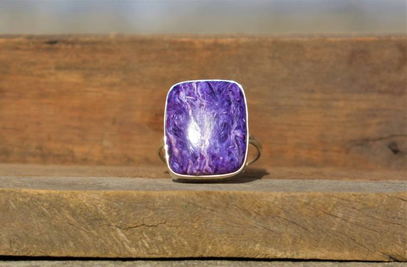 Charoit Ring 925 Sterling Silber, Lila Edelstein von BalajiJewels